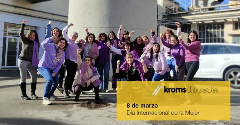 foto del equipo trabajadoras kromschroeder por el día de la mujer