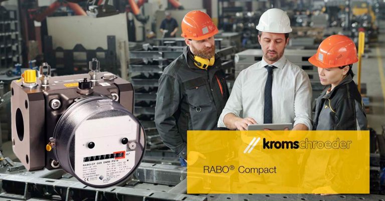 Equipo técnico revisando contador modelo RABO Compact